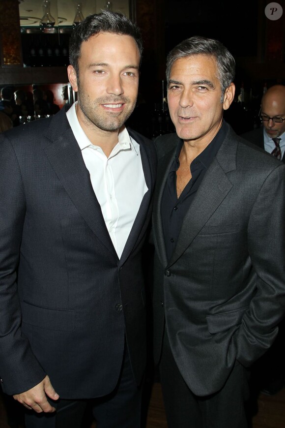 Ben Affleck et George Clooney lors de l'avant-première à New York du film Argo le 9 octobre 2012