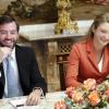 Le prince Guillaume, grand-duc héritier de Luxembourg, et sa fiancée Stéphanie de Lannoy donnaient le 2 octobre 2012 leur première interview conjointe, au quotidien Wort, pour évoquer leur mariage, le 20 octobre.
