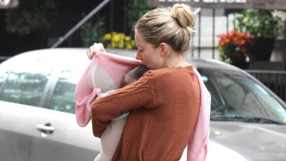 Sienna Miller présente enfin sa jolie petite Marlowe