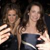 Une soirée entre filles ! Sarah Jessica Parker et Kristin Davis, les stars de "Sex and the City" s'accordent une virée dans un bar de Los Angeles. Le 11 octobre 2012.