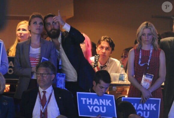 Scarlett Johansson et Jared Leto lors du meeting démocrate en Caroline du Nord le 6 septembre 2012 : une complicité un peu trop forte ?
