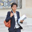  Najat Vallaud-Belkacem quitte le Palais de l'Elysée, à Paris, le 3 octobre 2012.  