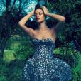 Rihanna prend la pose devant l'objectif d'Annie Leibovitz pour le numéro de novembre 2012 du magazine Vogue.