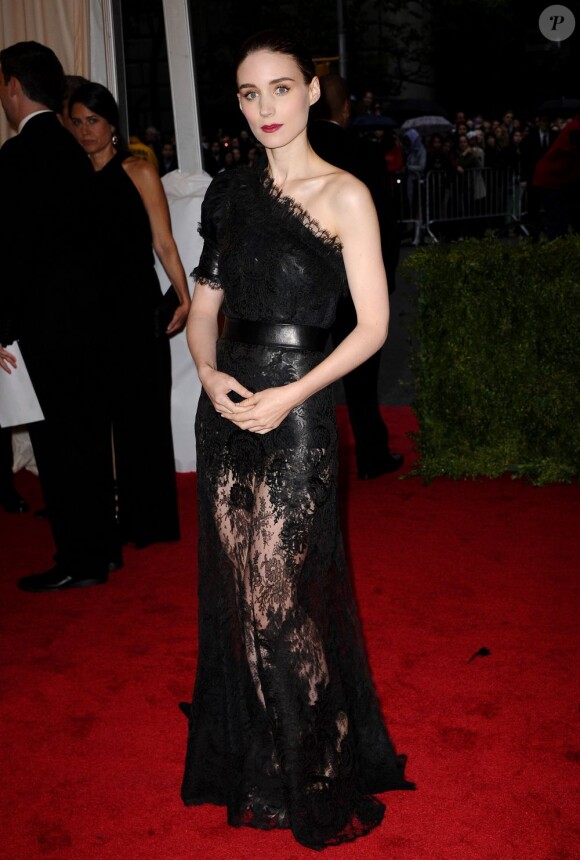 Rooney Mara lors du gala du Costume Institute au Metropolitan Museum of Art. New York, le 7 mai 2012.