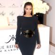 Kim Kardashian se sent toujours aussi sexy avec quelques kilos en plus. Octobre 2012