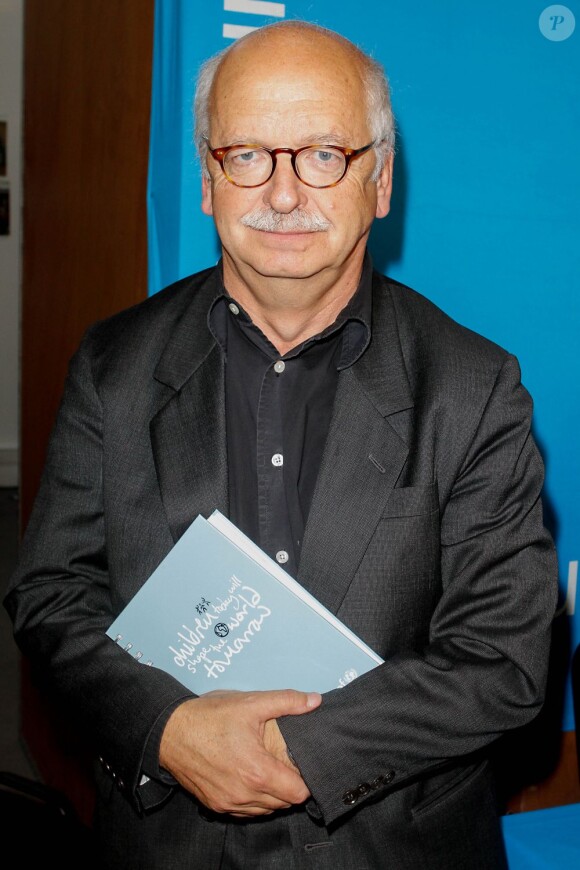 L'écrivain Erik Orsenna, membre du comité de parrainage de l'UNICEF, à Paris le 18 octobre 2012.