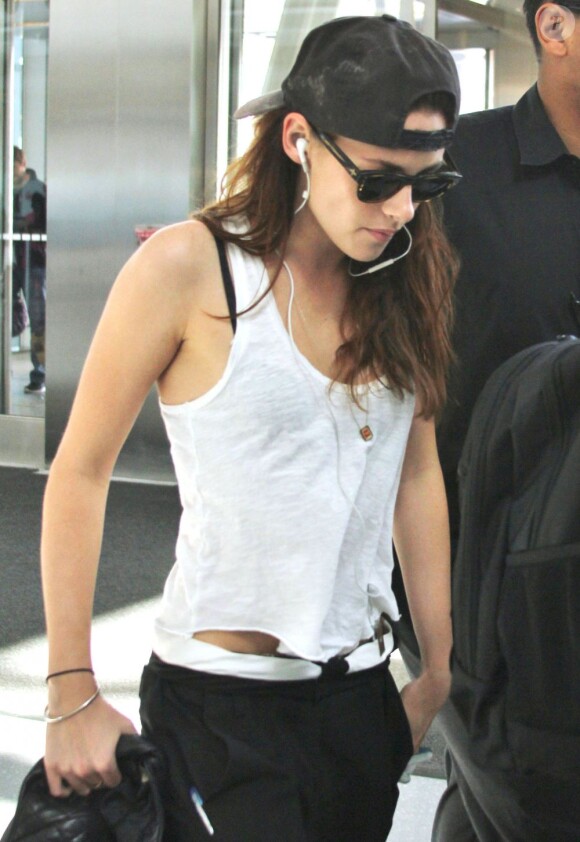 Kristen Stewart à l'aéroport de Toronto le 9 septembre 2012.