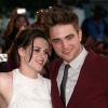 Kristen Stewart et Robert Pattinson à la première du film Eclipse à Los Angeles le 24 juin 2010.