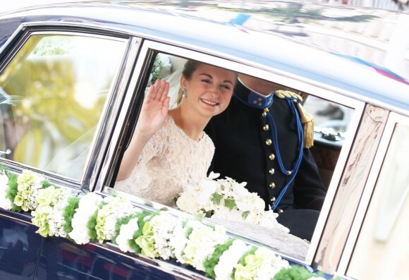 La mariée Stéphanie de Lannoy arrive à la cathédrale Notre-Dame de Luxembourg, le 20 octobre 2012.