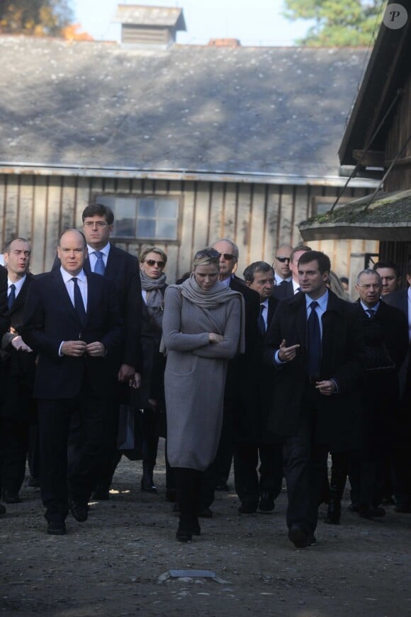 Albert et Charlène de Monaco ont visité le camp de concentration d'Auschwitz, en Pologne, le 19 octobre 2012.