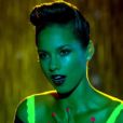 Image extraite du clip  Girl On Fire  de la chanteuse Alicia Keys, octobre 2012.