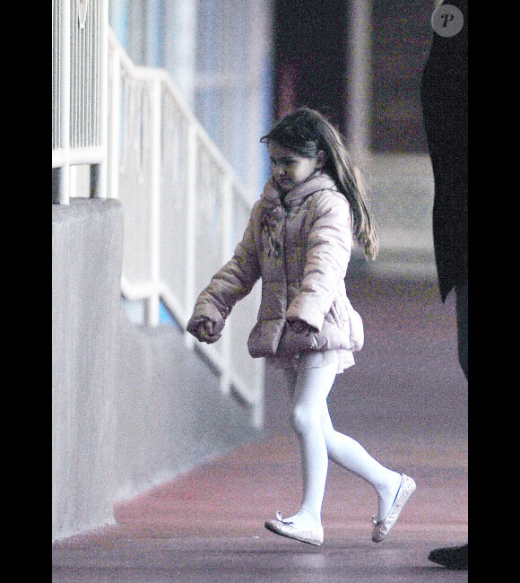 La petite Suri Cruise va à son cours de gymnastique à Chelsea Piers, à New York, le 21