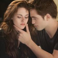 Twilight: Robert Pattinson trouve sa scène de sexe avec Kristen Stewart ridicule