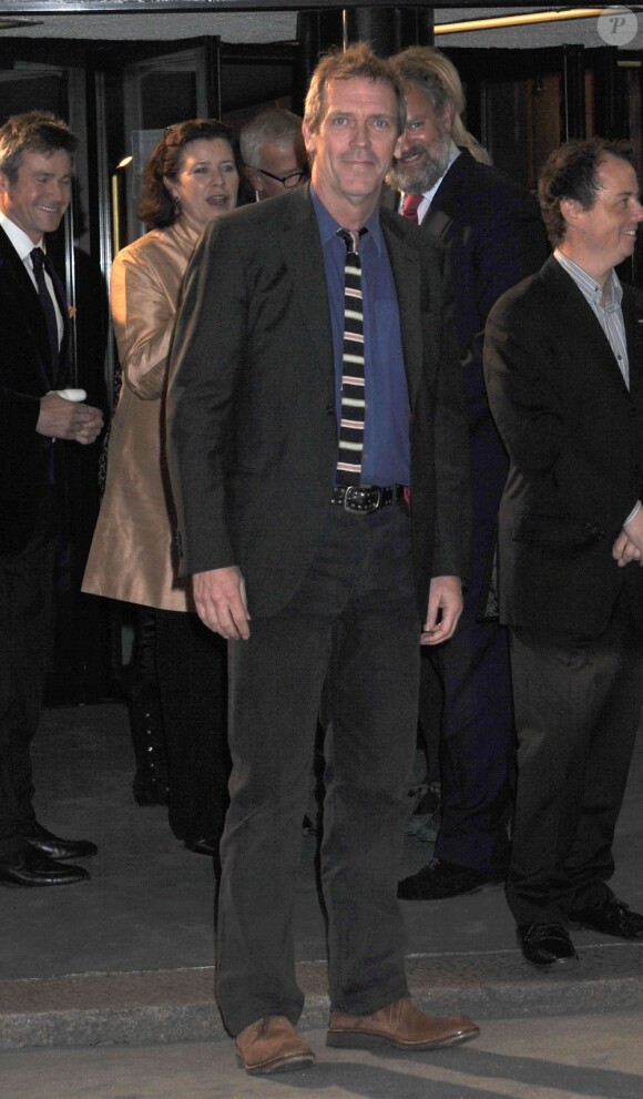 Hugh Laurie au Curzon Theatre de Londres pour Skyfall le 24 octobre 2012.