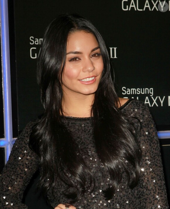 Vanessa Hudgens en noir à la soirée de lancement du Samsung Galaxy Note II à Los Angeles, le 25 octobre 2012.