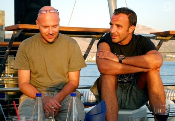 Stéphane Cosnefroy et Nikos Aliagas en vacances en Grèce, en 2006.