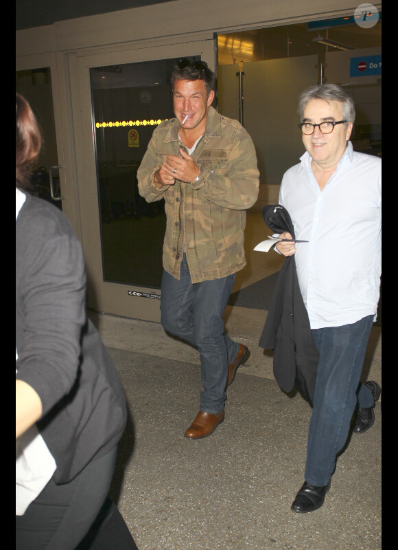 Benjamin Castaldi arrive à l'aéroport de Los Angeles le samedi 27 octobre 2012
