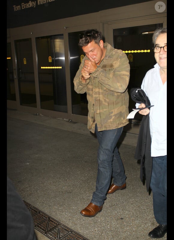Benjamin Castaldi arrive à l'aéroport de Los Angeles le samedi 27 octobre 2012