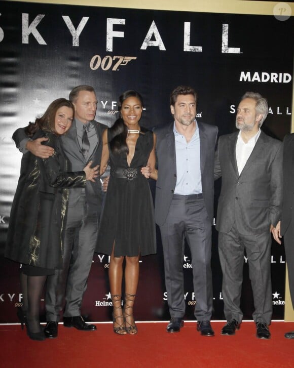 Daniel Craig, Naomie Harris, Javier Bardem et Sam Mendes lors de l'avant-première de Skyfall le 29 octobre 2012 à Madrid