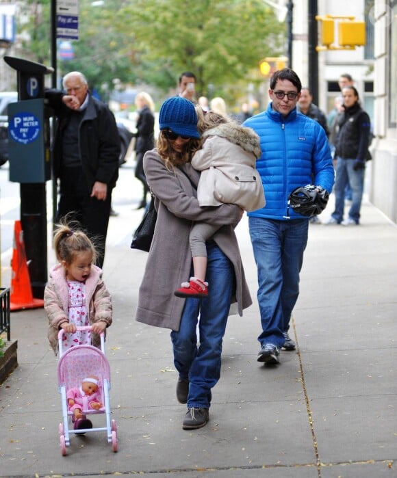 Sarah Jessica Parker accompagnée de son mari et ses filles Tabitha et Marion à New York le 2 novembre 2012.