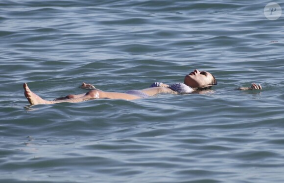 Rumer Willis, fille de Bruce Wilis et Demi Moore, en vacances sur la plage de Maui à Hawaï le 3 novembre 2012.