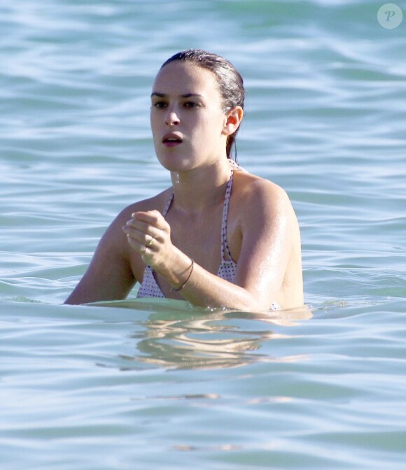 Rumer Willis, fille de Bruce Wilis et Demi Moore, en vacances sur la plage de Maui à Hawaï le 3 novembre 2012.
