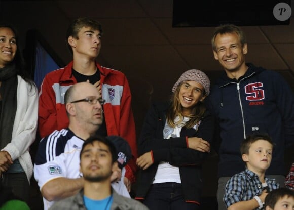 Brooklyn, Romeo et Cruz assistent à la défaite de leur père David Beckham sous les yeux de Jürgen Klinsmann lors de son match avec le Galaxy face à San Jose le 4 novembre 2012 au Home Depot Center de Carson.