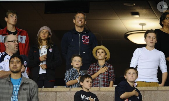 Brooklyn, Romeo et Cruz assistent à la défaite de leur père David Beckham sous les yeux de Jürgen Klinsmann lors de son matc avec le Galaxy face à San Jose le 4 novembre 2012 au Home Depot Center de Carson.