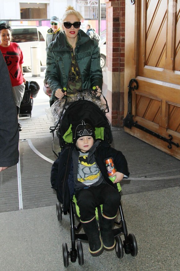 Gwen Stefani et son fils Zuma quitte son hôtel de Londres le 5 novembre 2012.