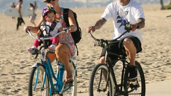 Pink et Carey Hart : Balade à vélo avec bébé Willow à Venice Beach