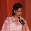 Rihanna chante lors du défilé Victoria's Secret à New York, le 7 Novembre 2012.