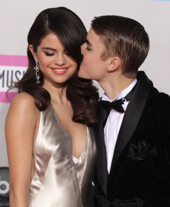 Justin Bieber et Selena Gomez lors des American Music Awards à Los Angeles le 20 novembre 2011