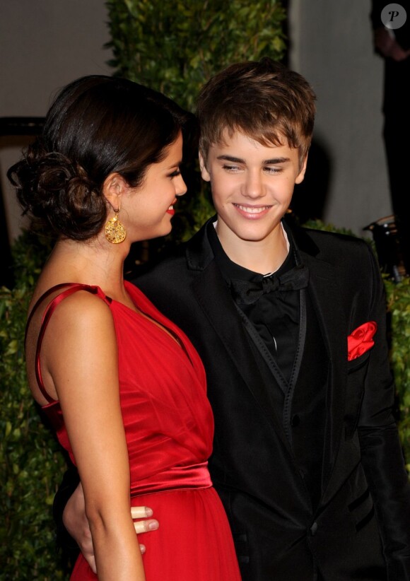 Selena Gomez et Justin Bieber lors de la soirée Vanity Fair post-Oscars le 27 février 2011