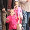 Jennifer Garner et Ben Affleck ont emmené leurs filles Violet et Seraphina au Farmers Market où elles ont fait du poney. Pacific Palisades, le 11 novembre 2012 - Violet et Seraphina toujours aussi adorables