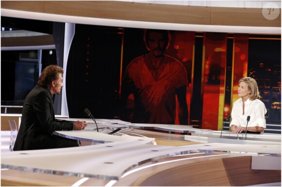 EXCLU : Johnny Hallyday sur le plateau de Claire Chazal, sur TF1, le 11 novembre 2012.