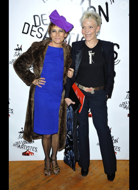 Tonie Marshall et Caroline Loeb lors du 51e Gala de l'Union des artistes au cirque Alexis Gruss à Paris le 12 novembre 2012