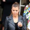 Kourtney Kardashian quitte son hôtel avec son fils Mason et son entourage. Paris, le 13 novembre 2012.