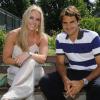 Lindsey Vonn et son ami Roger Federer posant lors de Roland-Garros 2012.