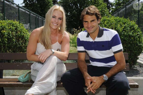 Lindsey Vonn et son ami Roger Federer posant lors de Roland-Garros 2012.