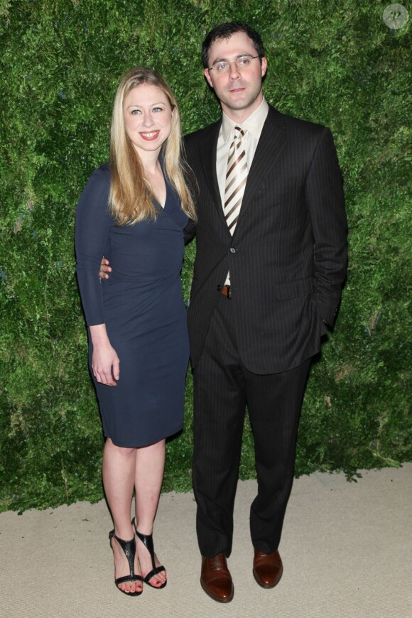 Chelsea Clinton et son époux banquier d'affaires Marc Mezvinsky assistent au CFDA/Vogue Fashion Fund au Center 548. New York, le 13 novembre 2012.