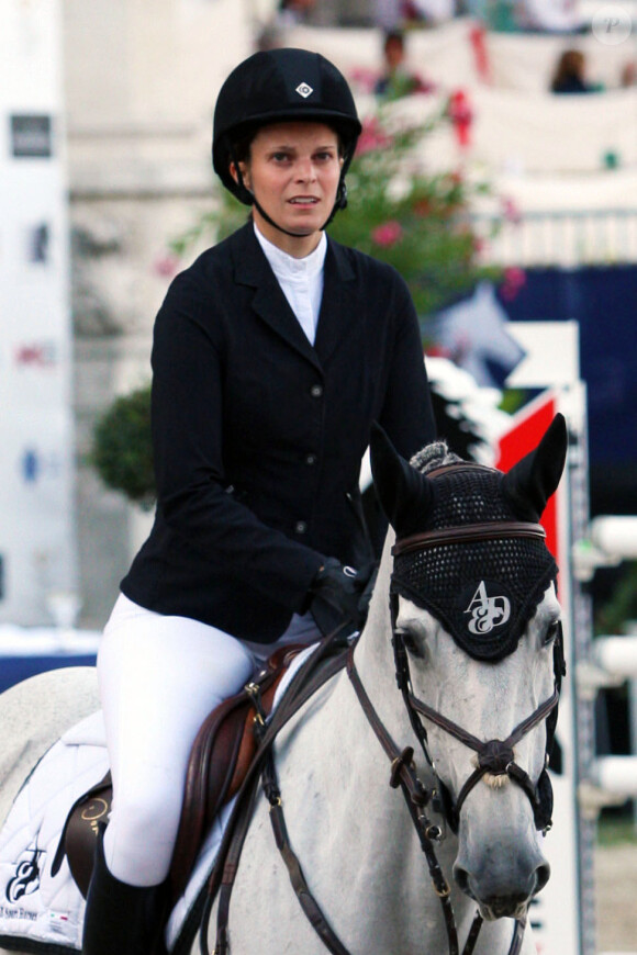 Athina Onassis le 21 septembre 2012 lors du Jumping de Vienne. Le 13 novembre, la cavalière de 27 ans s'est grièvement blessée à l'entraînement, aux Pays-Bas.