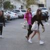 Lori Loughlin et ses adolescentes Isabella et Olivia ont fait des courses à Beverly Hills, le 14 novembre 2012.