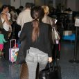 Kim Kardashian arrive à l'aéroport international de Miami afin de s'envoler pour la Caroline du Nord et assister au bal des Marines, le 15 novembre 2012.