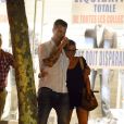 Scarlett Johansson et Nate Naylor en balade à Saint-Germain-des-Prés à Paris le 19 août 2012