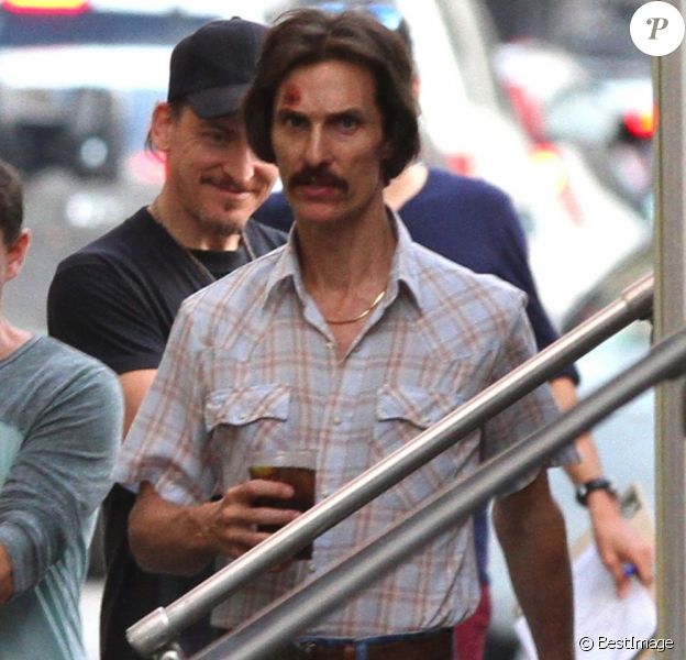 Matthew McConaughey a été rejoint par sa femme enceinte et ses enfants Levi (4 ans) et Vida (2 ans), sur le tournage du film Dallas Buyer's Club en Louisiane. Novembre 2012.