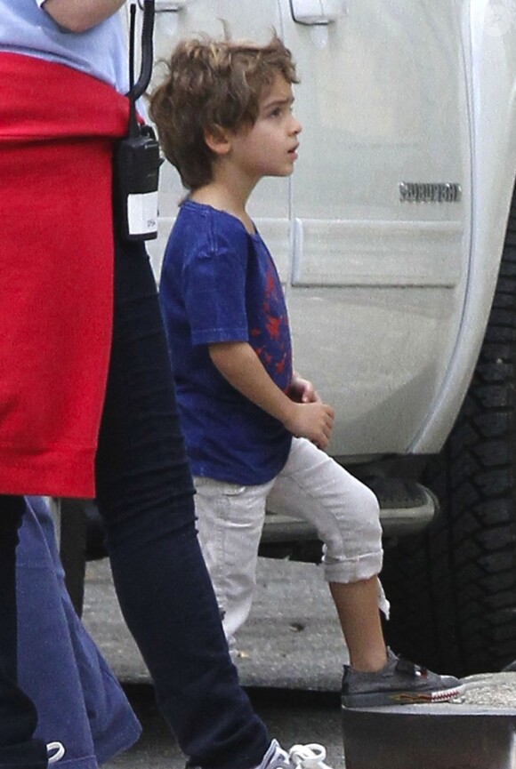 Levi, fils de Matthew McConaughey et Camila, sur le tournage du film Dallas Buyer's Club en Louisiane. Novembre 2012.