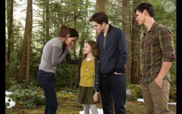 Image du film Twilight - chapitre 5 : Révélation (2e partie) avec Kristen Stewart, Mackenzie Foy, Robert Pattinson et Taylor Lautner