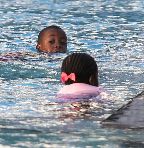 Les enfants de Madonna, David Ritchie et Mercy James, dans leur hôtel de Miami. Le 18 novembre 2012.