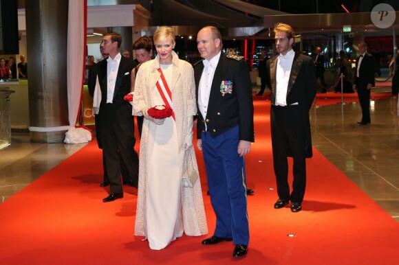 Arrivée de la famille princière au Forum Grimaldi pour l'opéra de Puccini La Fianciulla del West lors de la soirée de gala de la Fête nationale à Monaco le 19 novembre 2012.