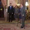 Le roi Juan Carlos Ier, à béquilles, la reine Sofia, le prince Felipe et la princesse Letizia d'Espagne recevaient au palais de la Zarzuela, le 19 novembre 2012, la présidente du Brésil Dilma Rousseff.
